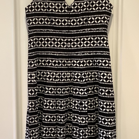 White House Black Market Fit and Flare Dress Size 4 Black and White Geometric - Picture 4 of 10